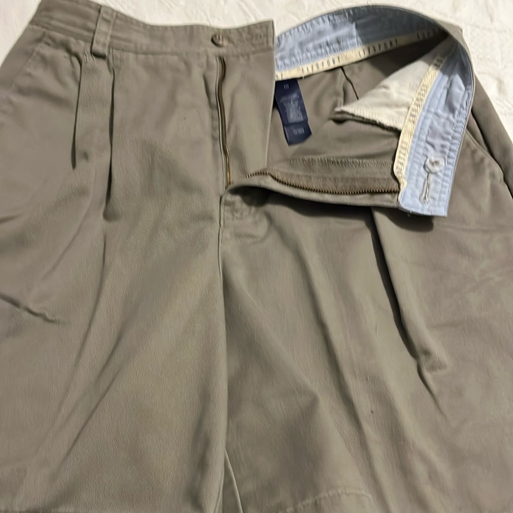 Liz Claiborne cotton taupe shorts size 10 great condition